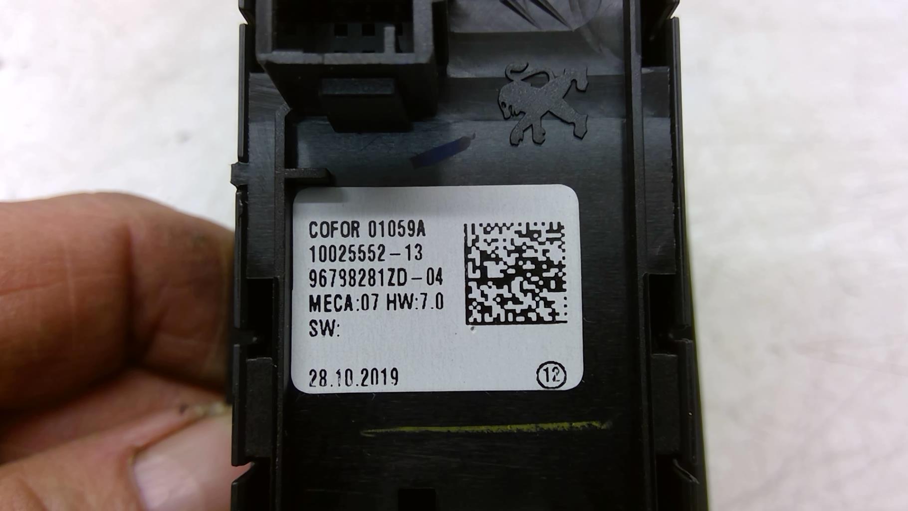 Interruttore lavacristalli anteriore sinistro PEUGEOT 308 2 PHASE 2 Gasolina - 1