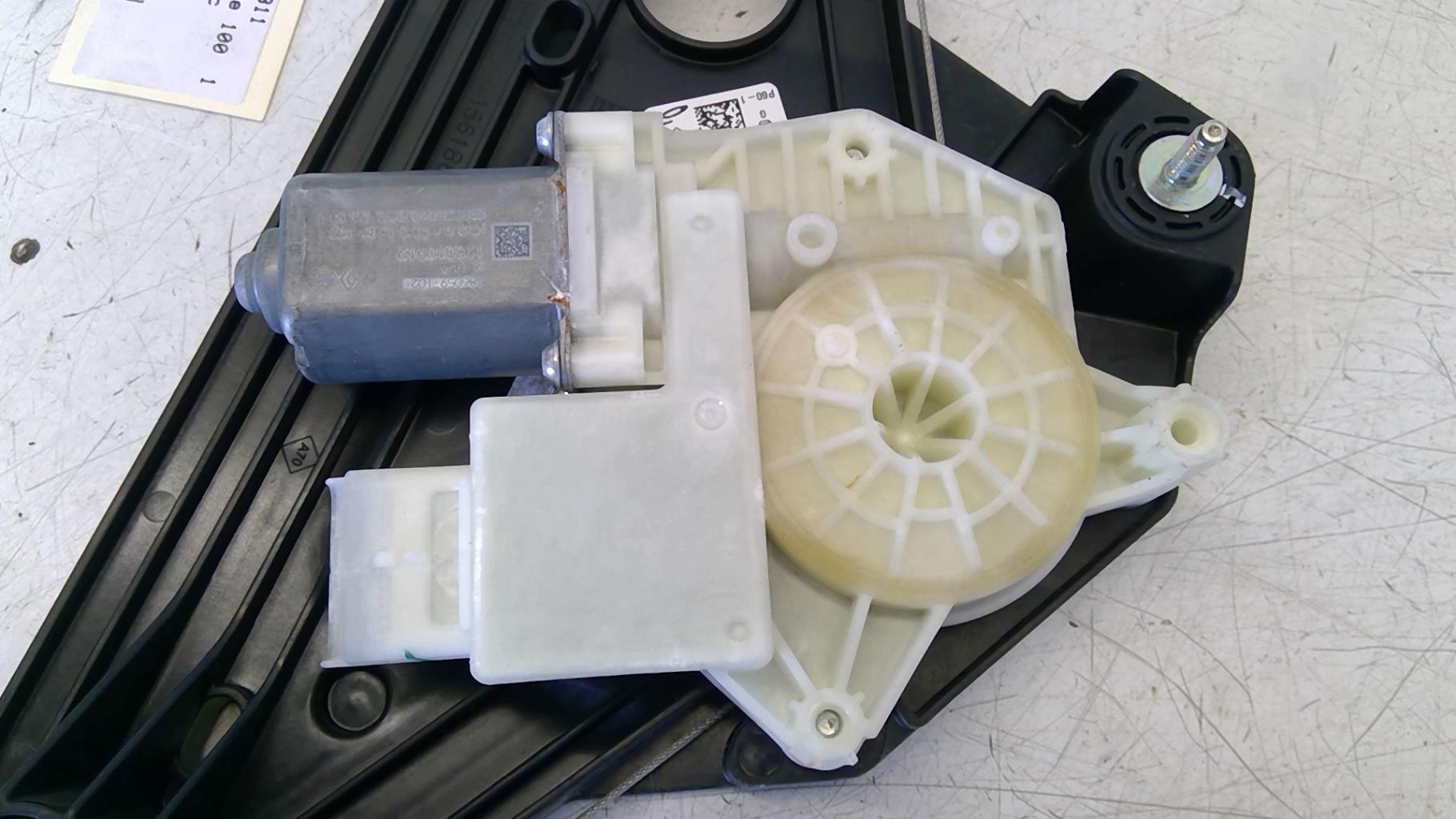 Alzacristalli elettrico posteriore sinistro RENAULT CLIO 5 PHASE 1 Gasolina - 1