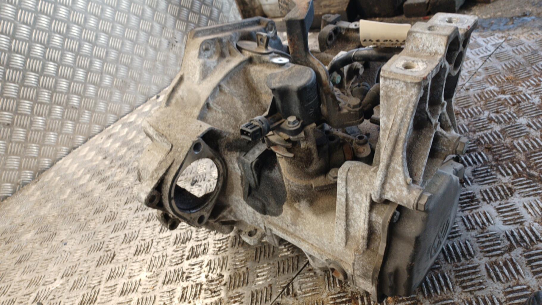 Boite de vitesses VOLKSWAGEN GOLF 4 Diesel - 1