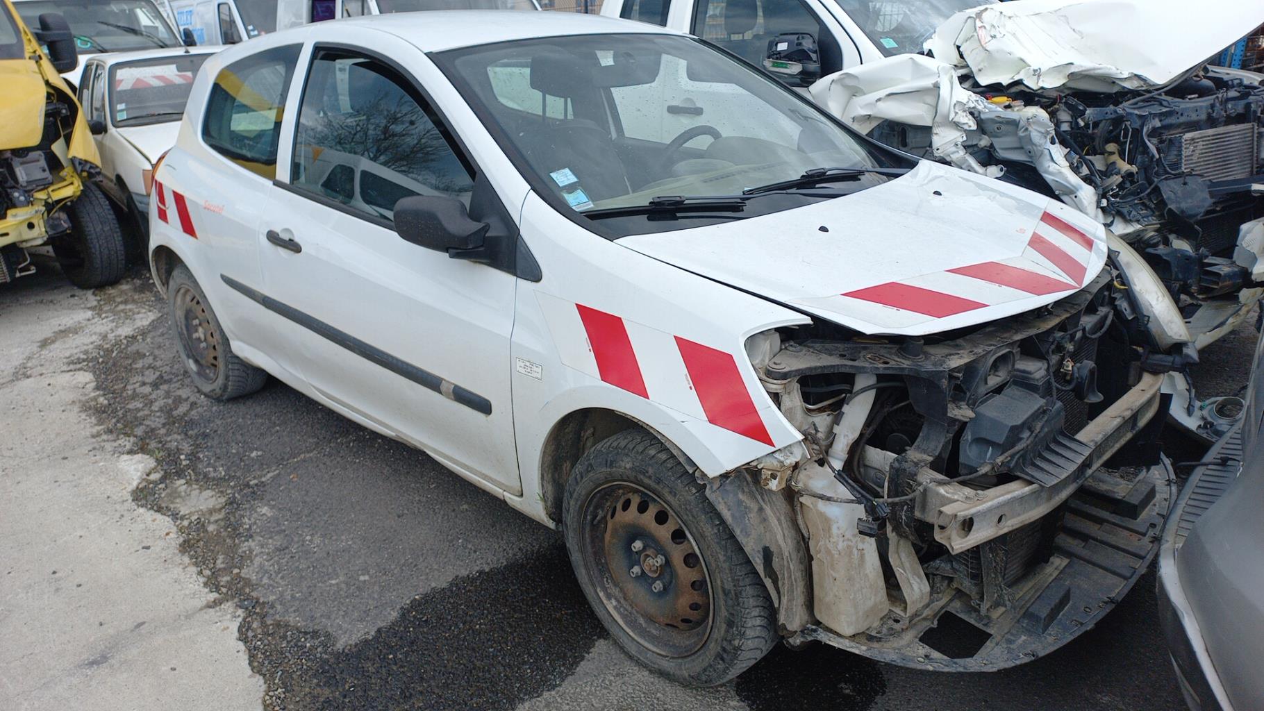 Parafango anteriore sinistro RENAULT CLIO 3 PHASE 1 Diésel - 1