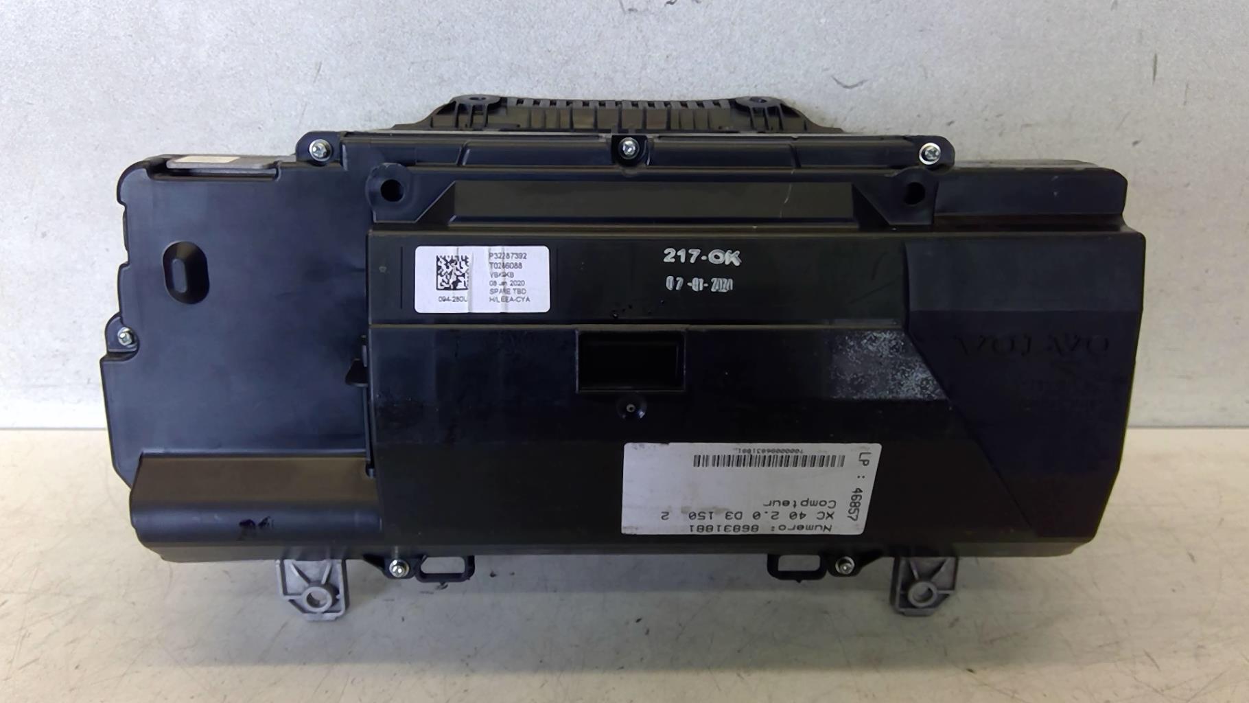 Compteur VOLVO XC 40 PHASE 1 Diesel - 1
