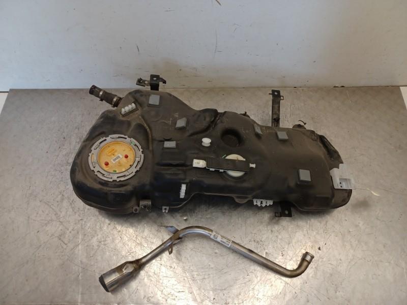 Reservoir essence VOLVO XC 40 PHASE 1 Diesel - 1