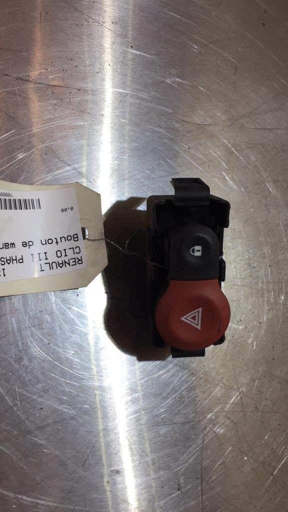 Bouton de warning RENAULT CLIO 3 PHASE 1 Diesel - 1