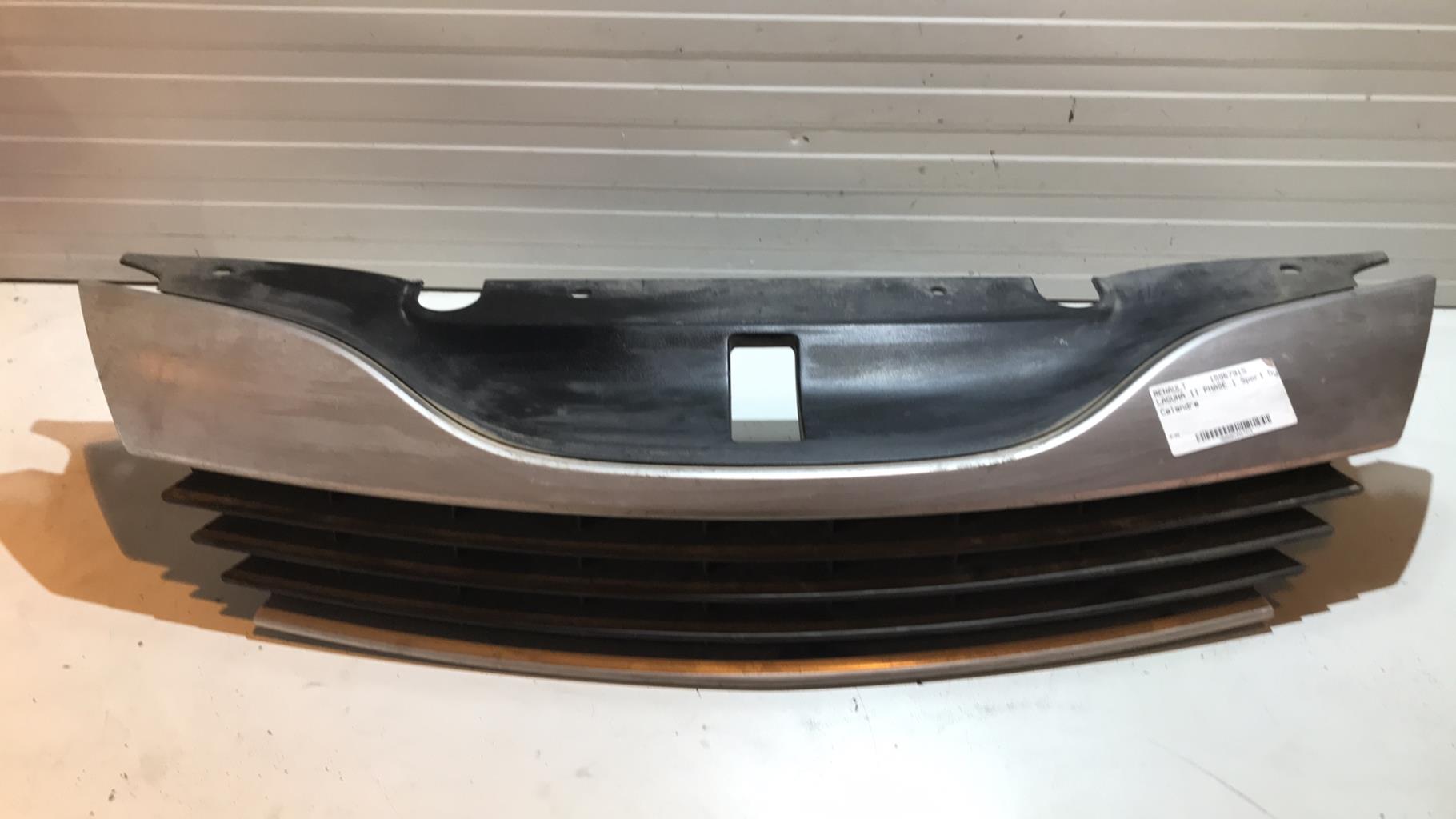 Calandre RENAULT LAGUNA 2 PHASE 1 Essence - 1