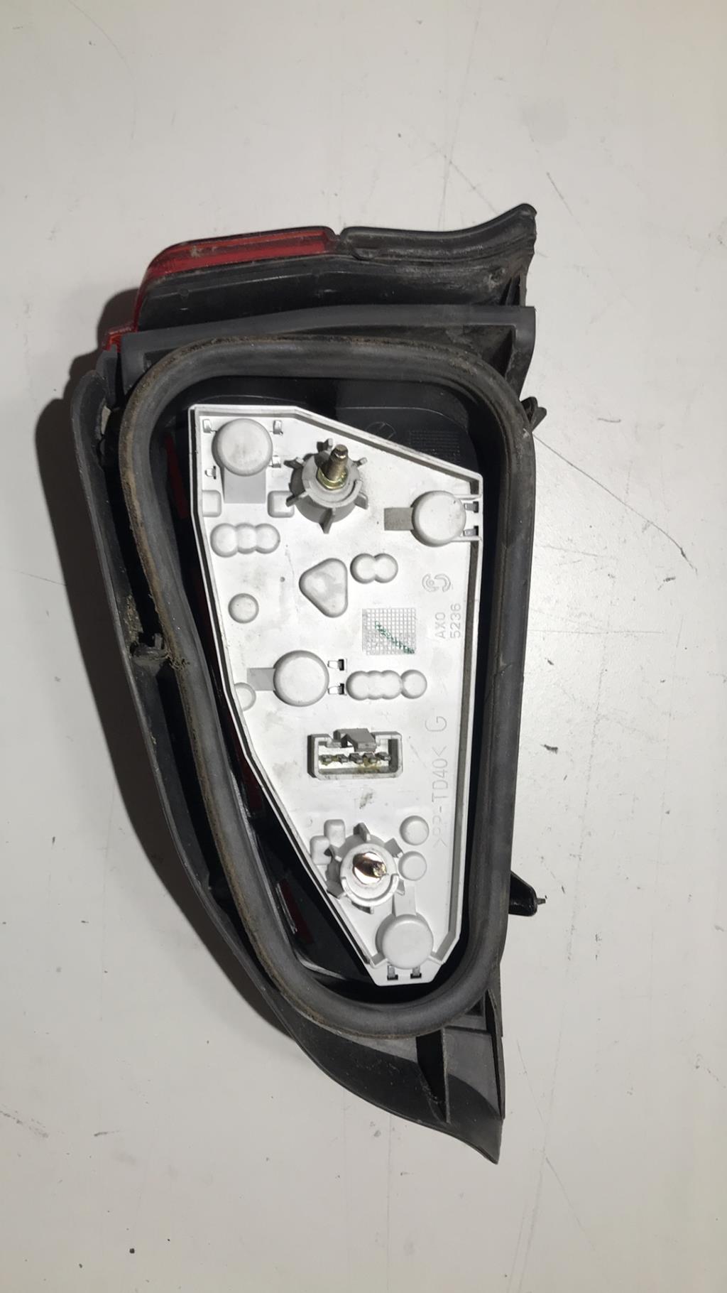 Fanale posteriore principale sinistro (luci) PEUGEOT 106 PHASE 1 Diésel - 1