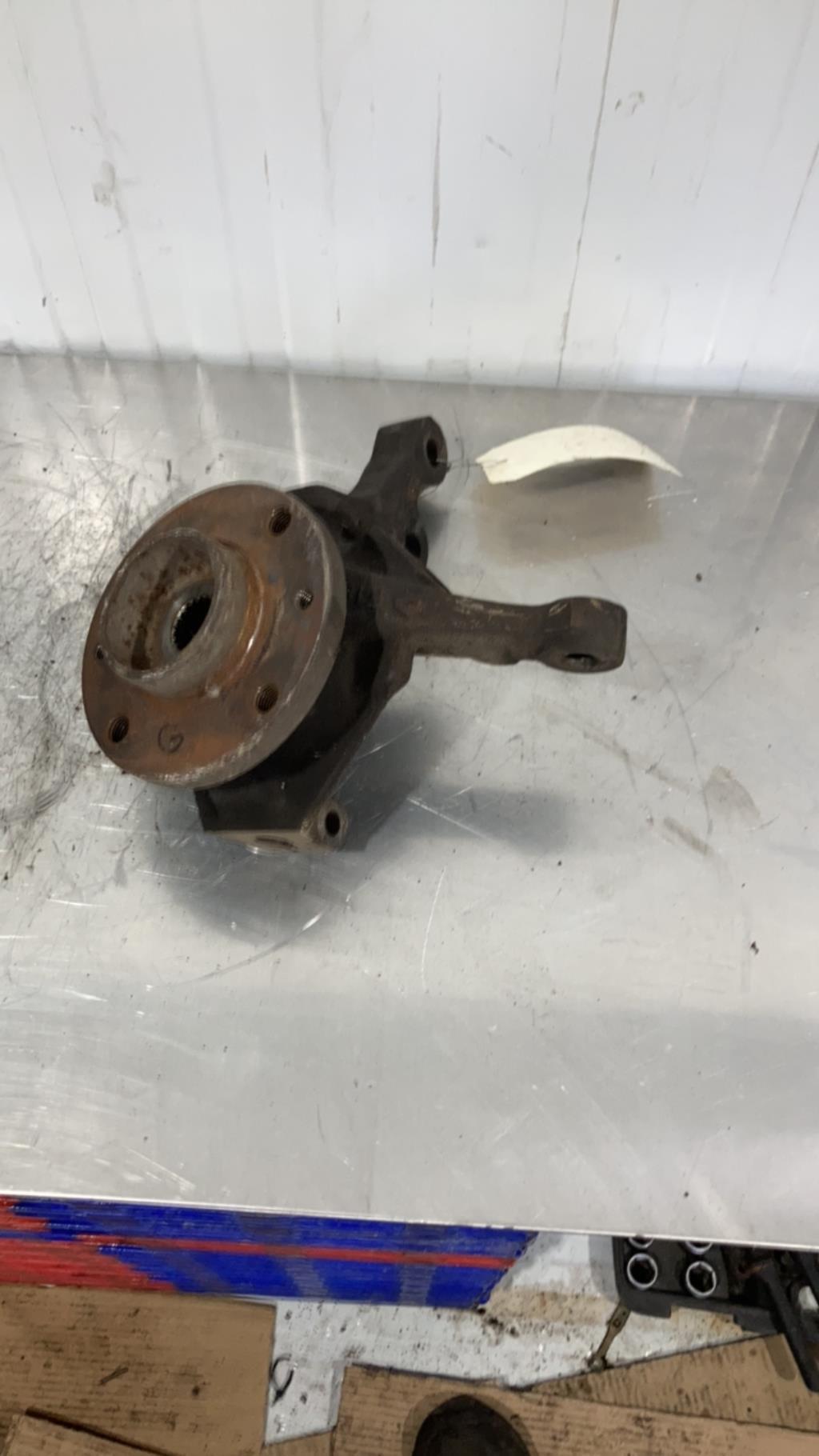 Fusee avant gauche PEUGEOT 306  - 1