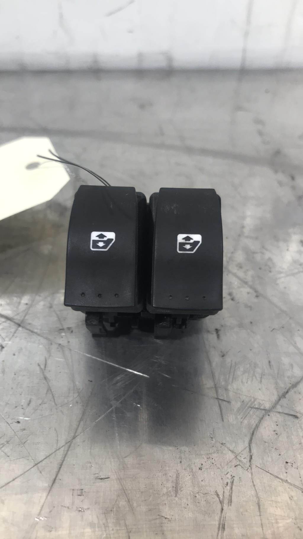 Interruptor de elevalunas RENAULT KANGOO 2 PHASE 1 Diésel - 1