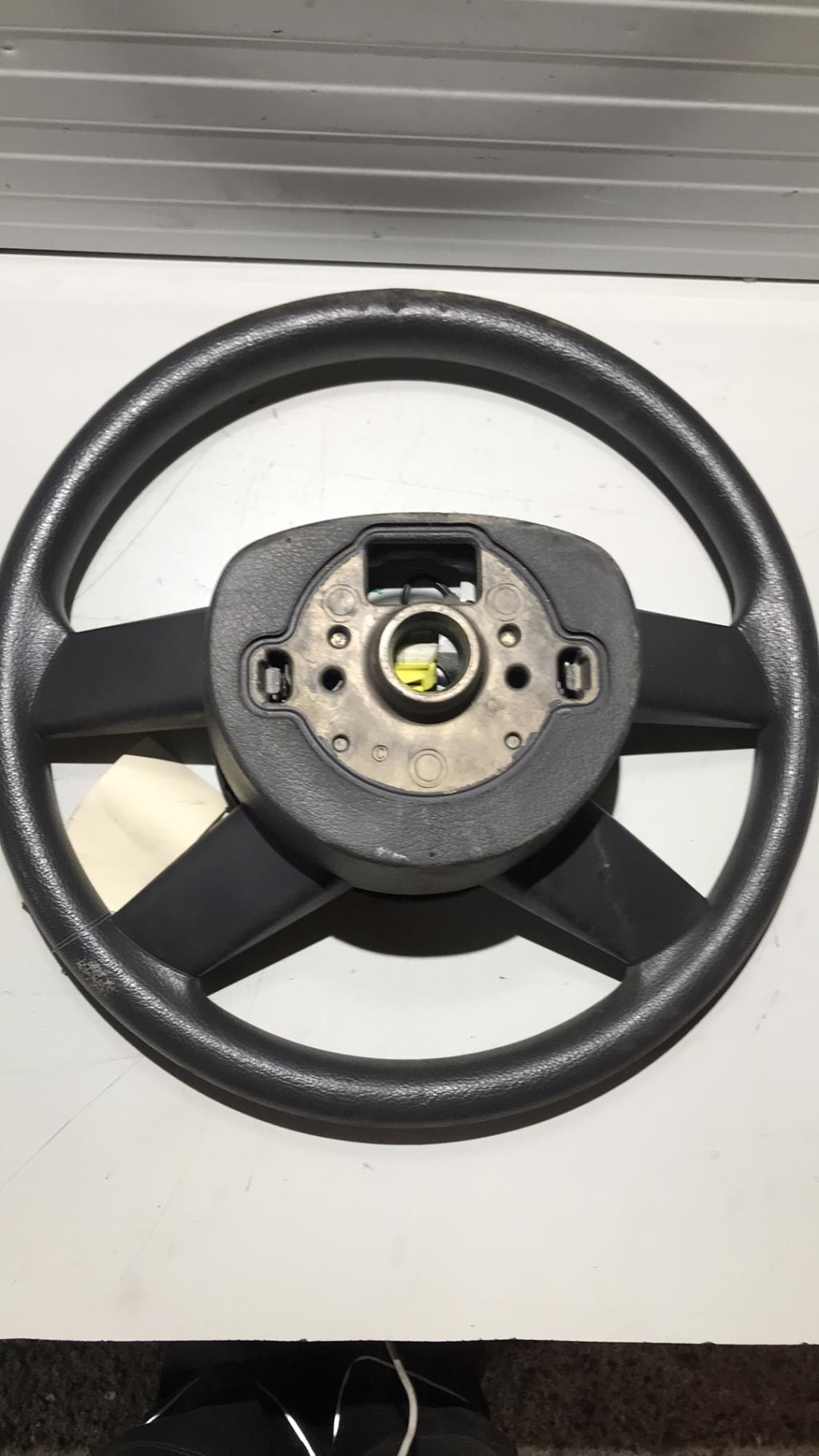Volant VOLKSWAGEN GOLF 5 Diesel - 1
