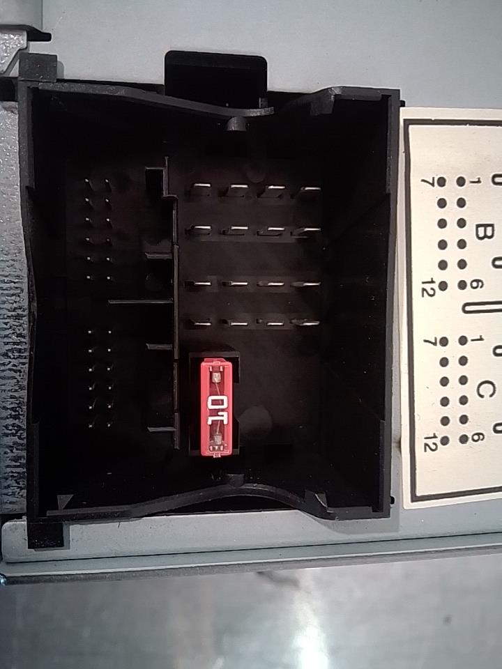 Autoradio originale VOLKSWAGEN GOLF 5 Diésel - 1