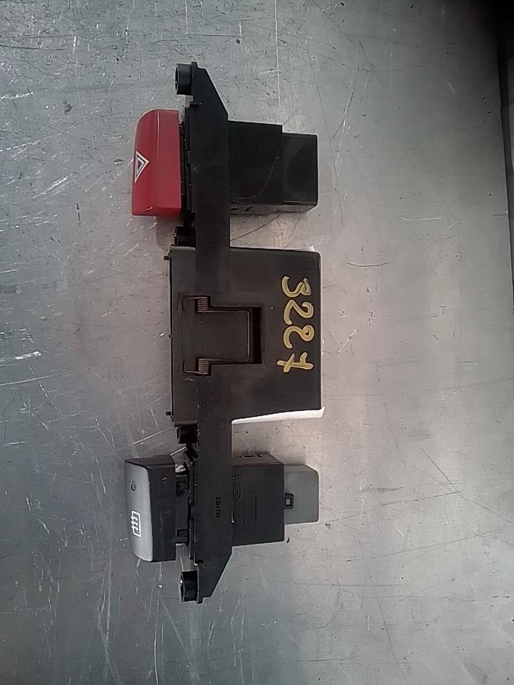 Bouton de warning KIA RIO 2 PHASE 1 Diesel - 1