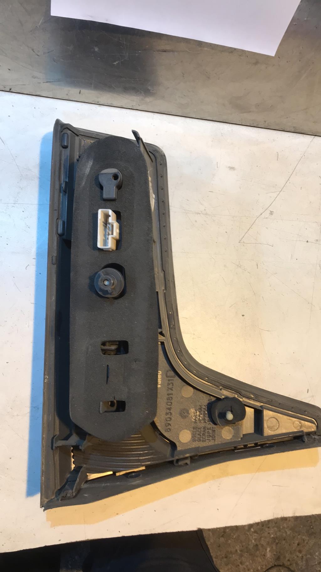 Feu arriere secondaire droit (feux) CITROEN C5 1 PHASE 2 Essence - 1