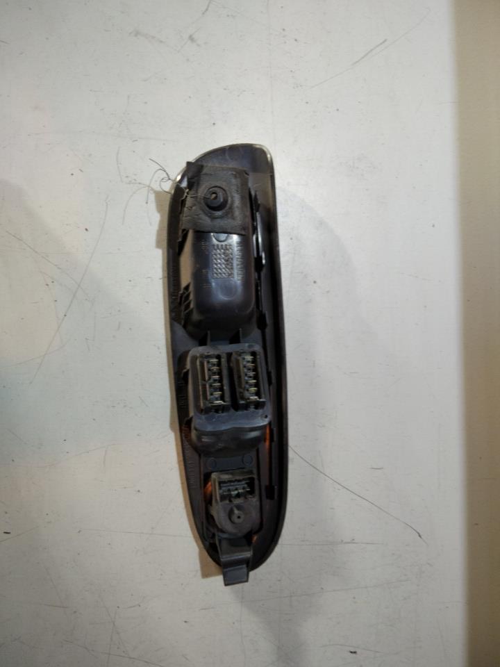 Interruptor de elevalunas RENAULT CLIO 2 PHASE 1 Diésel - 1