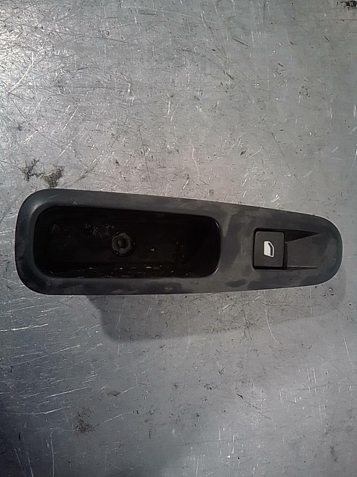 Interruttore lavacristalli posteriore destro PEUGEOT 5008 1 PHASE 1 Diésel - 1
