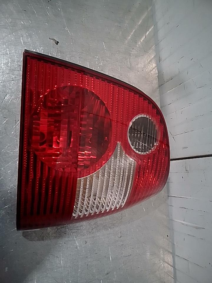Fanale posteriore principale destro (luci) VOLKSWAGEN POLO 4 PHASE 1 Diésel - 1