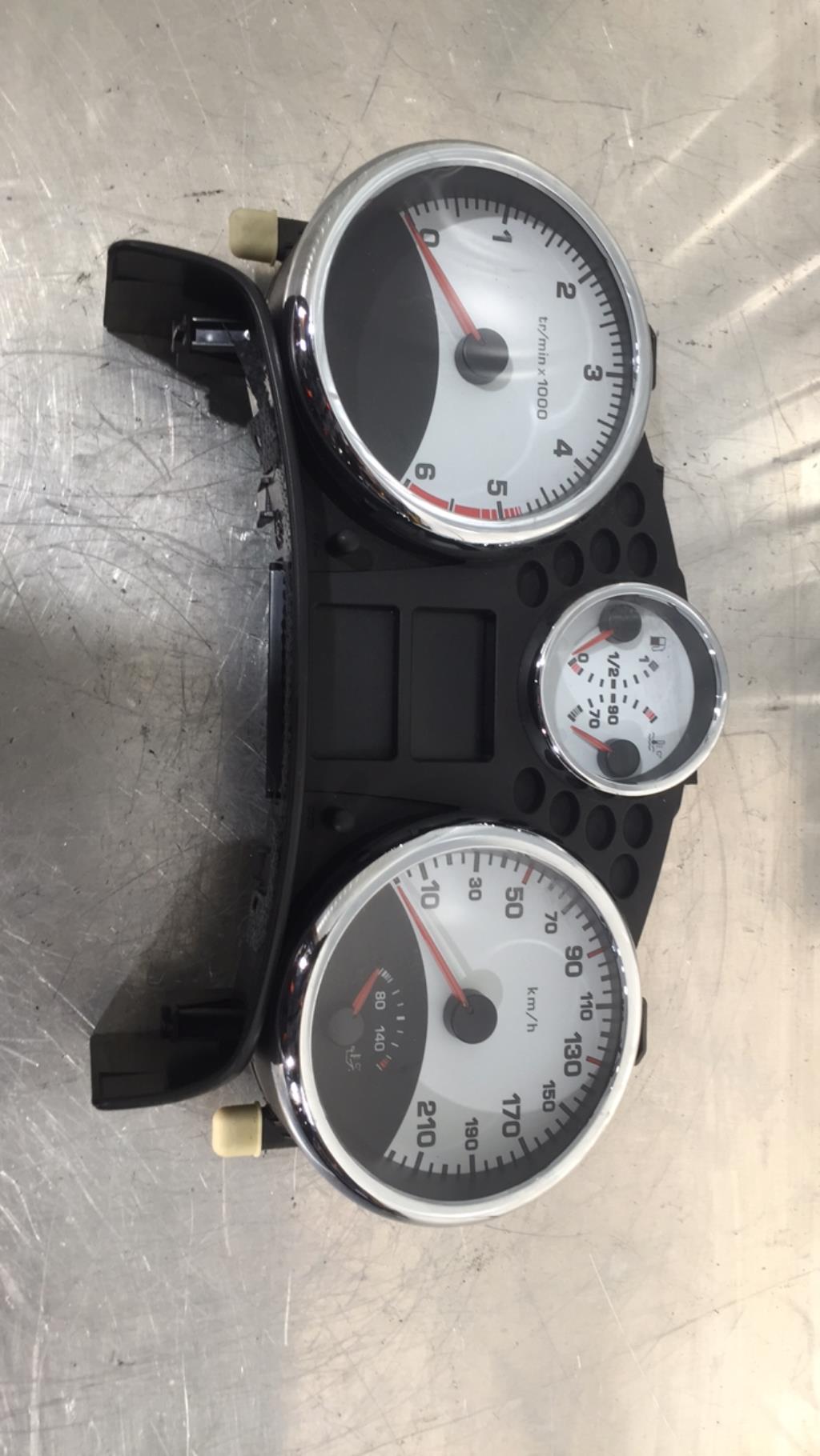 Compteur PEUGEOT 207 PHASE 1 Diesel - 1