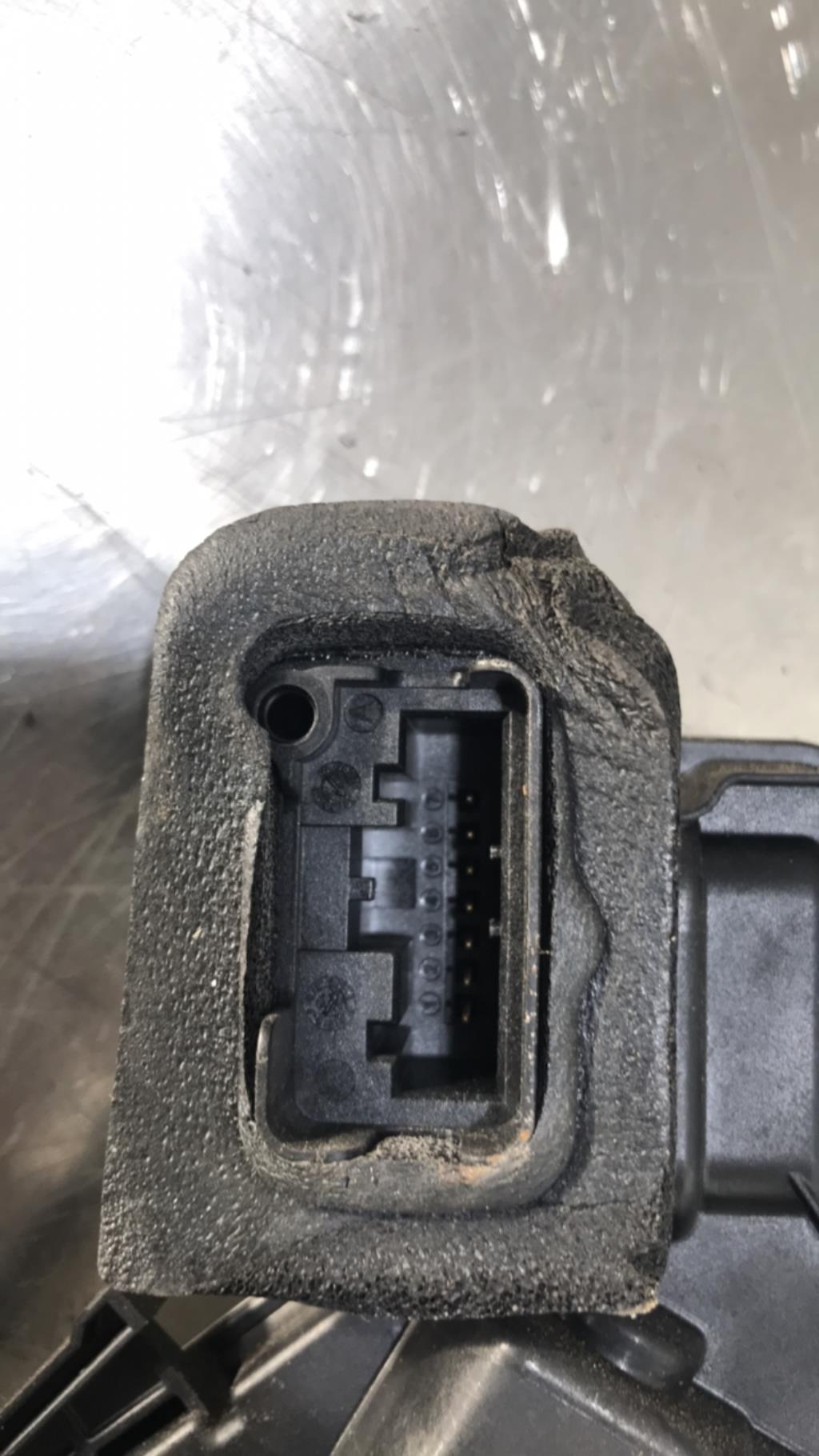 Chiusura centralizzata anteriore destra VOLKSWAGEN GOLF 6 Diésel - 1