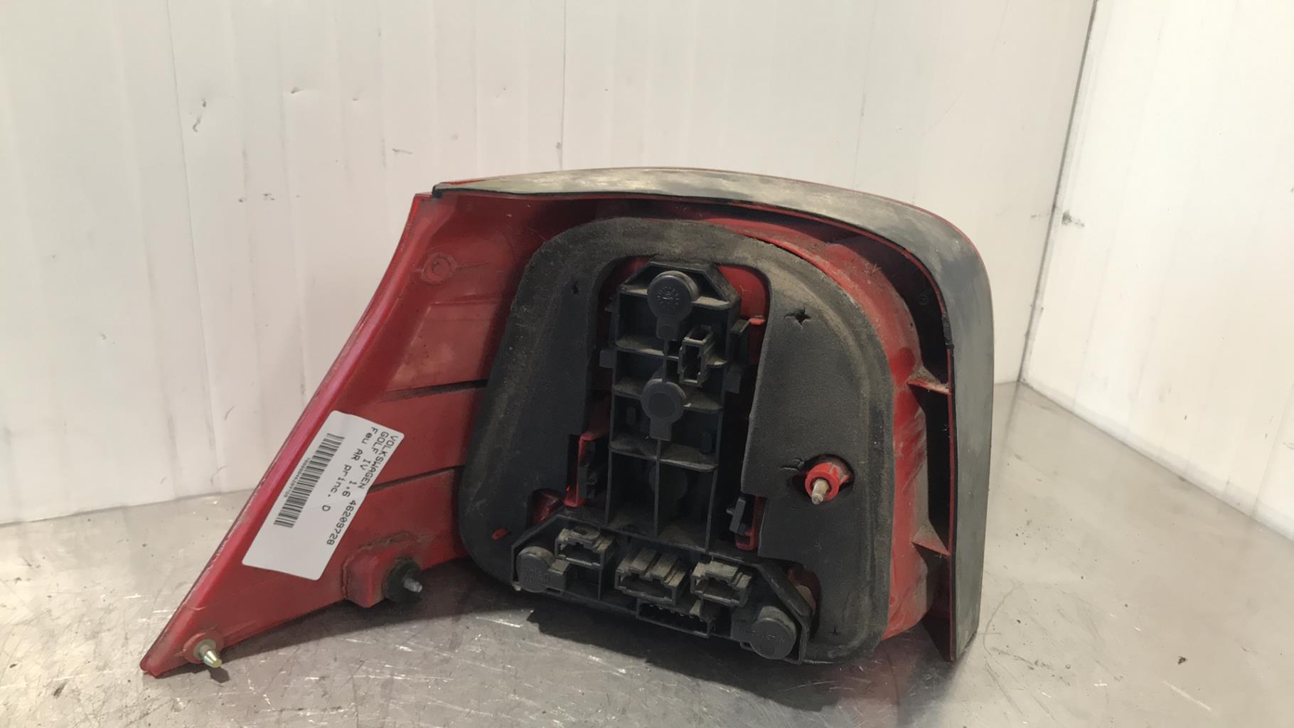 Fanale posteriore principale destro (luci) VOLKSWAGEN GOLF 4 Gasolina - 1