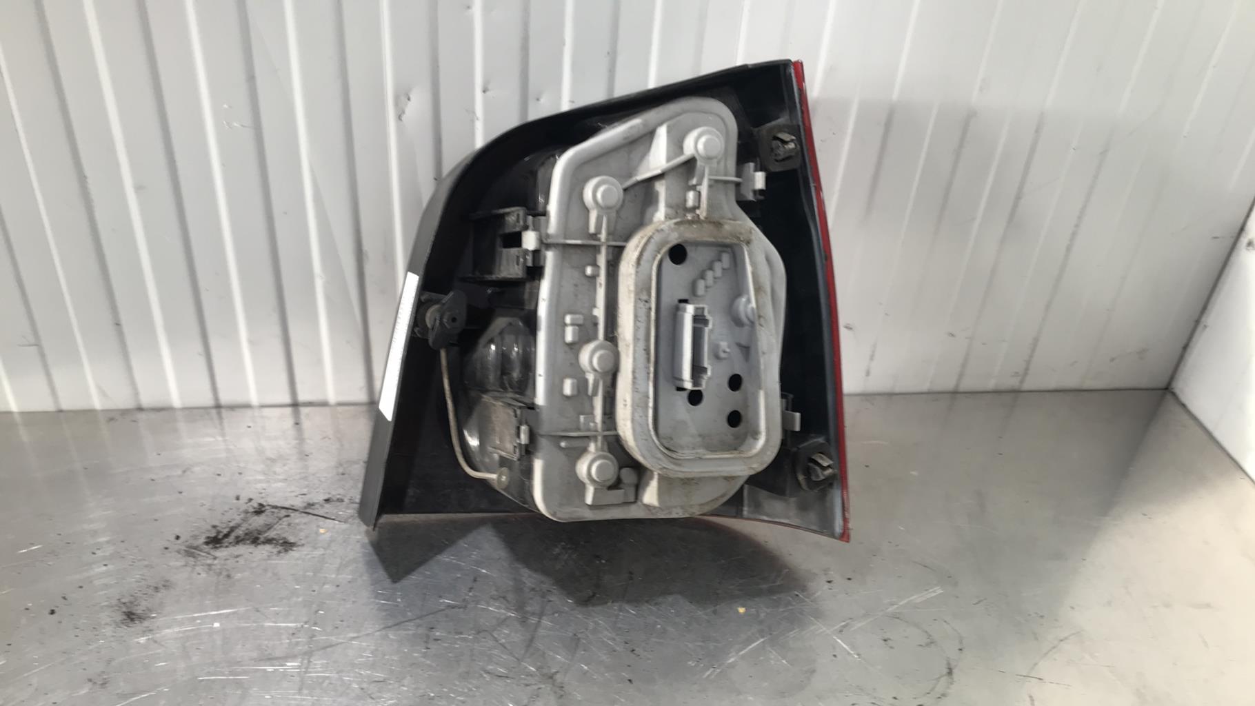 Fanale posteriore principale sinistro (luci) VOLKSWAGEN POLO 4 PHASE 1 Gasolina - 1