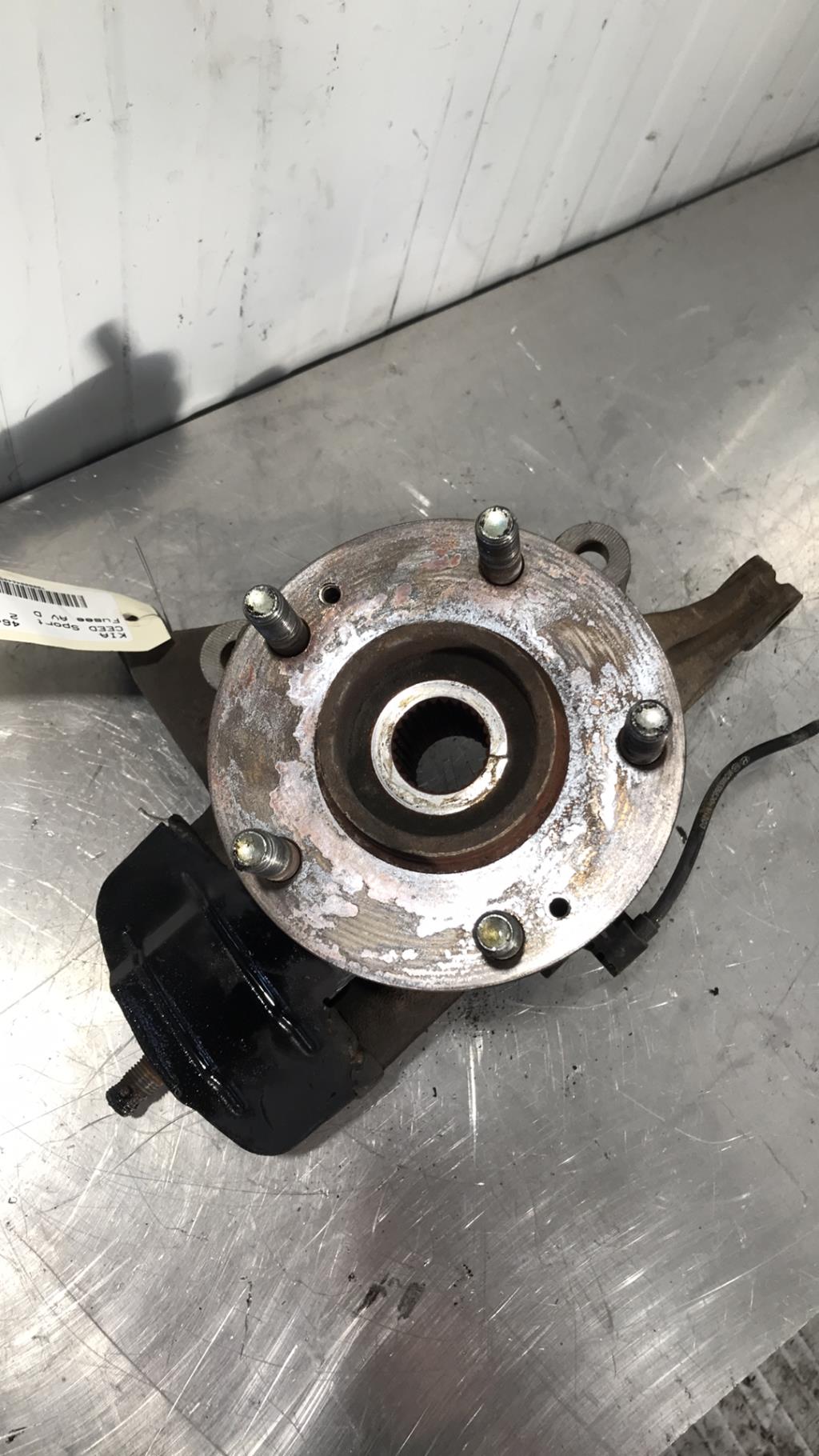 Fusee avant droit KIA PRO-CEED 1 PHASE 1 Diesel - 1