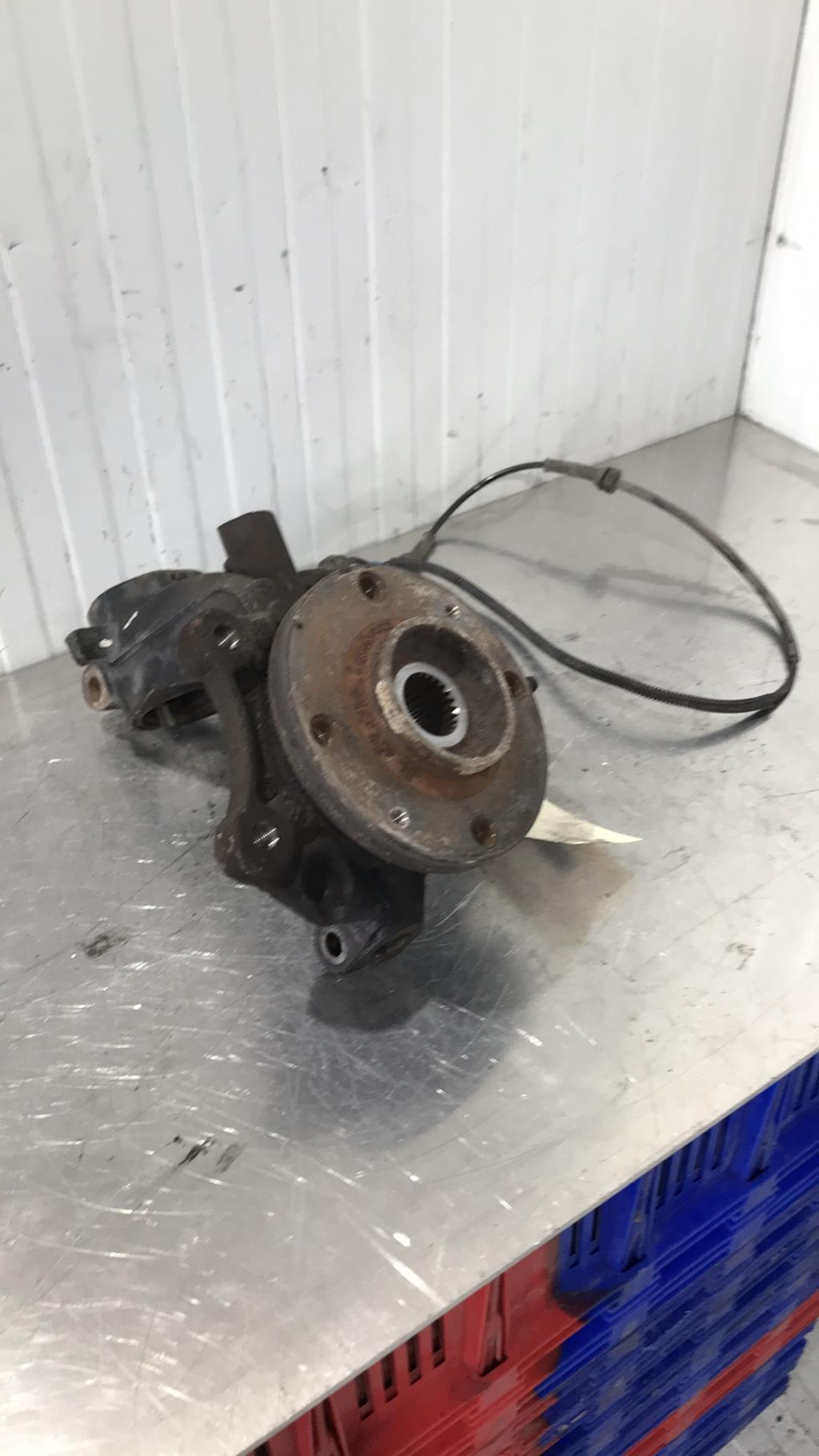 Fusee avant gauche PEUGEOT 207 PHASE 1 BREAK Diesel - 1