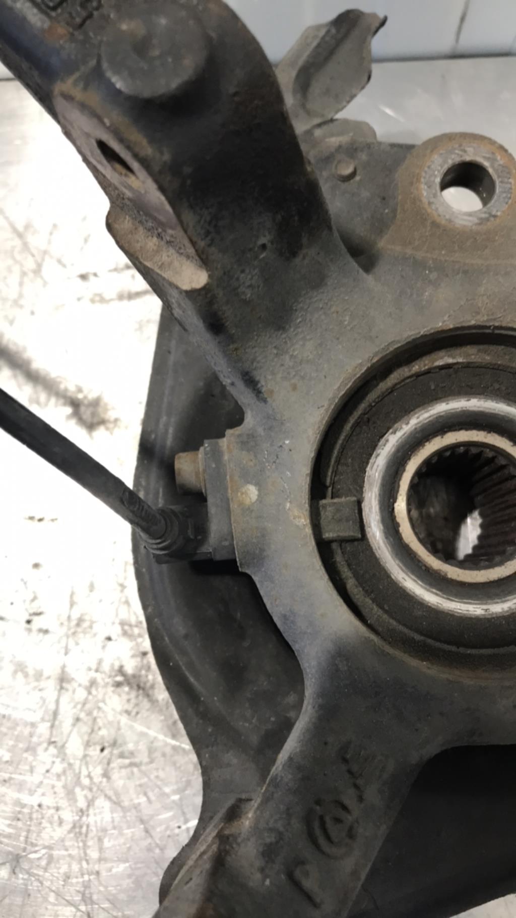Fusee avant gauche FIAT STILO BREAK Diesel - 1