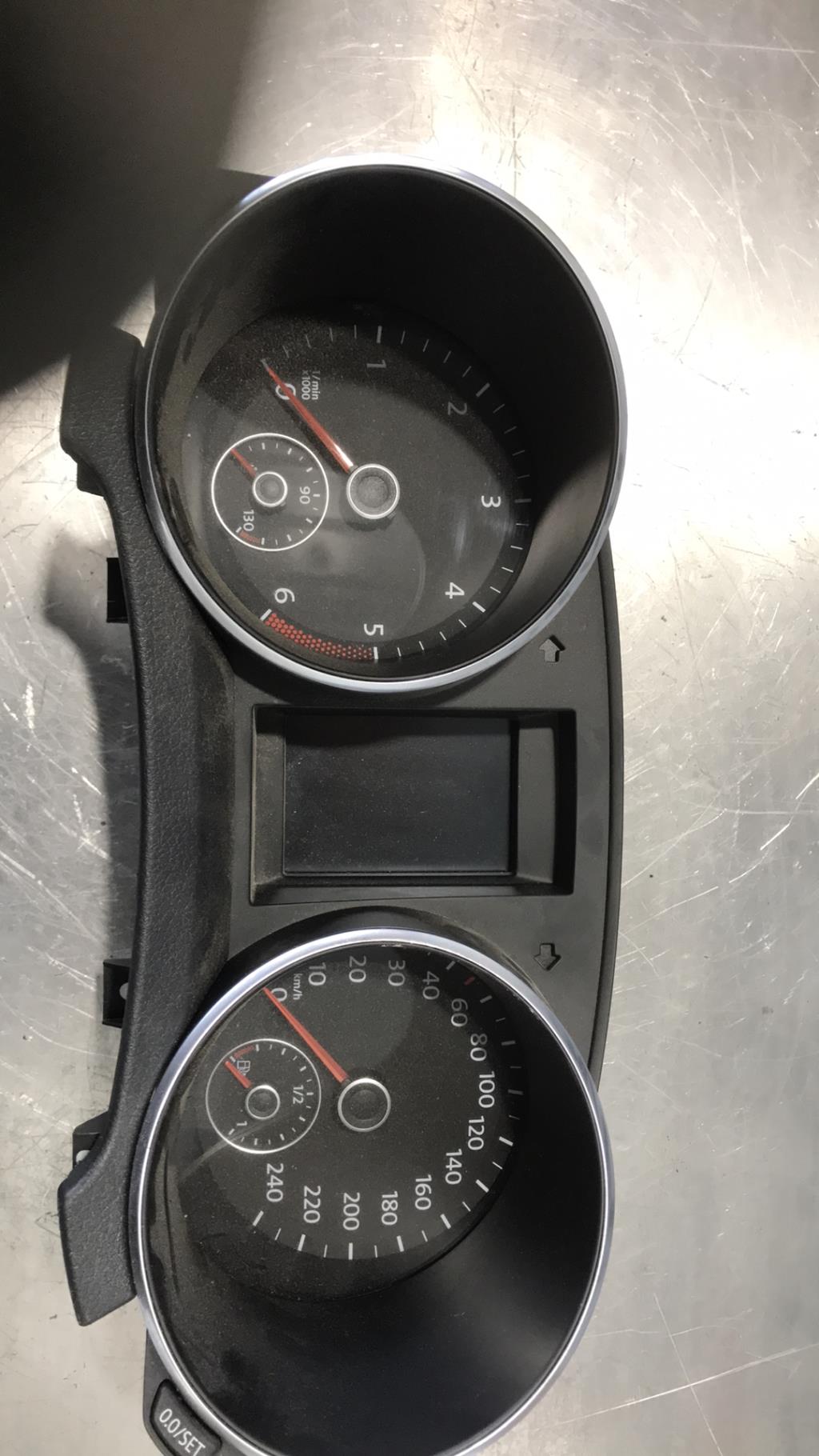 Compteur VOLKSWAGEN GOLF 6 Diesel - 1