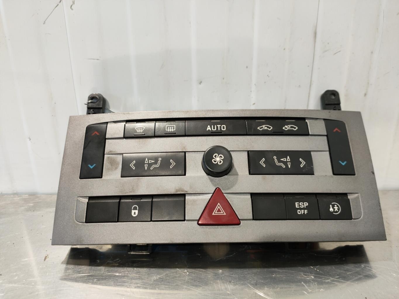 Commande chauffage PEUGEOT 407 PHASE 1 Essence - 1