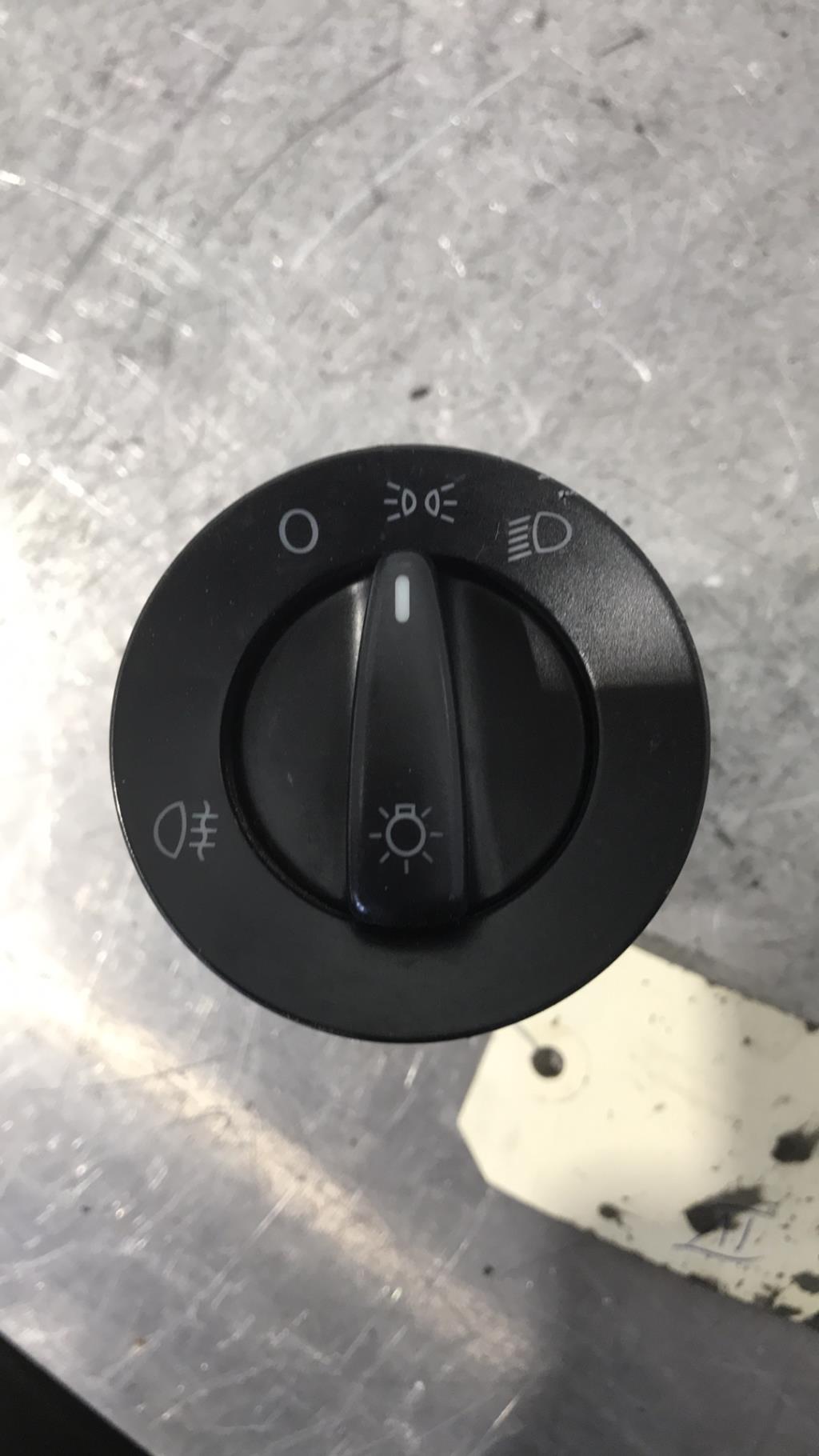 Commande de phare VOLKSWAGEN POLO 3 PHASE 2 Essence - 1