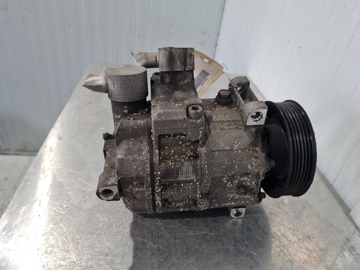Compresseur clim VOLKSWAGEN GOLF 5 Diesel - 1
