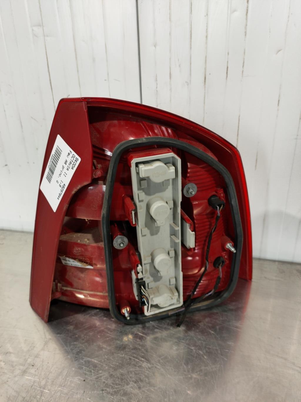 Fanale posteriore principale sinistro (luci) SKODA OCTAVIA 2 PHASE 1 Diésel - 1