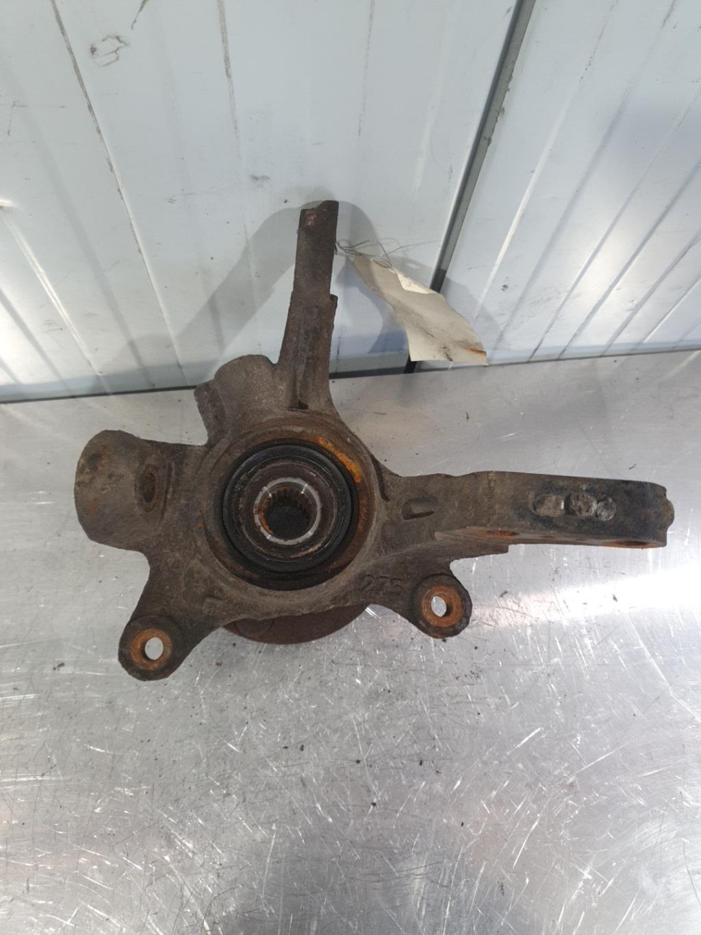 Fusee avant gauche NISSAN MICRA 2 PHASE 4 Essence - 1