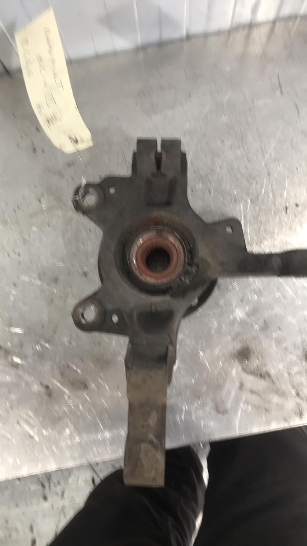 Fusee avant gauche RENAULT CLIO 3 PHASE 2 Diesel - 1