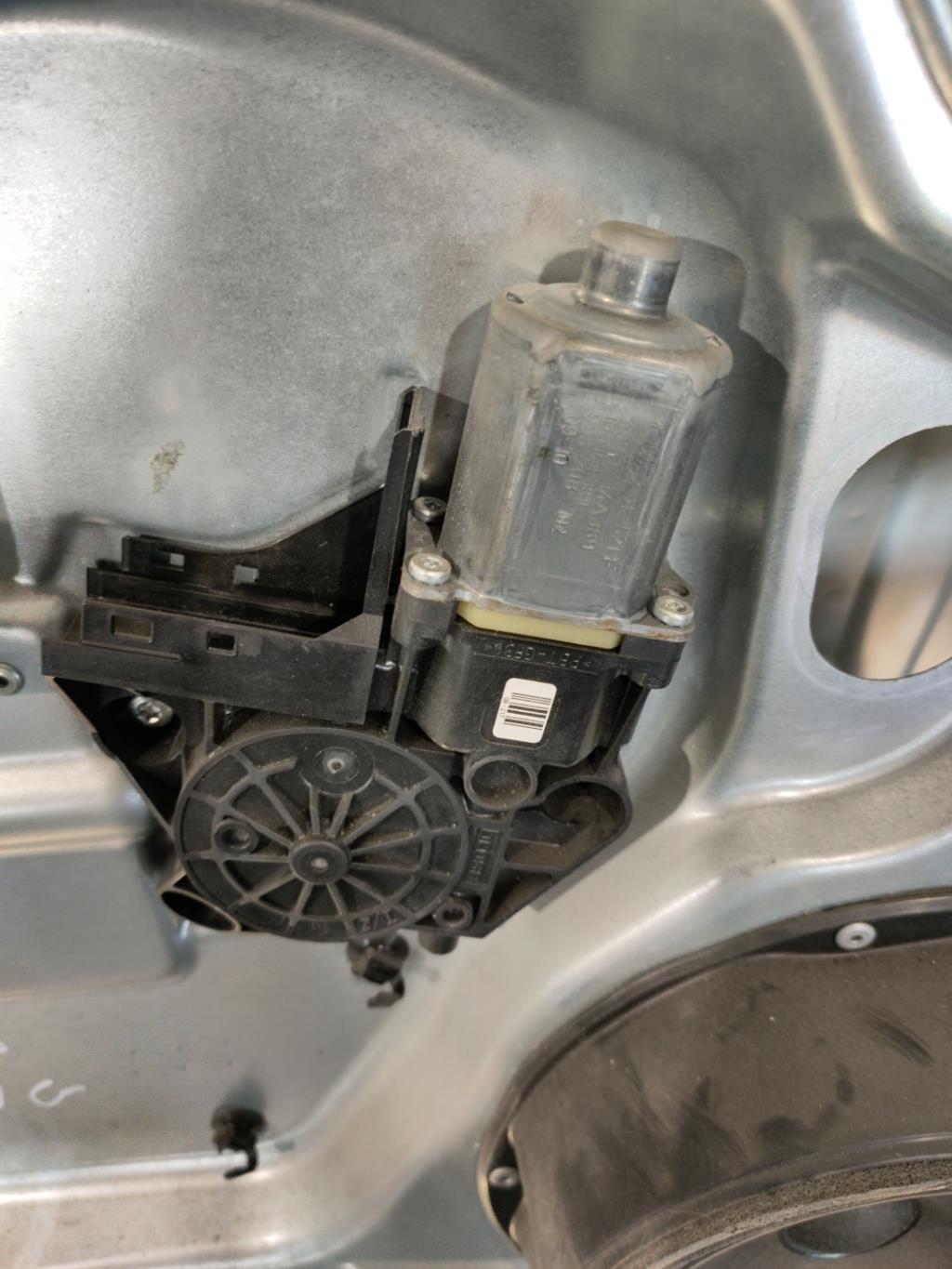 Alzacristalli elettrico anteriore sinistro FORD FOCUS 2 PHASE 2 Diésel - 1