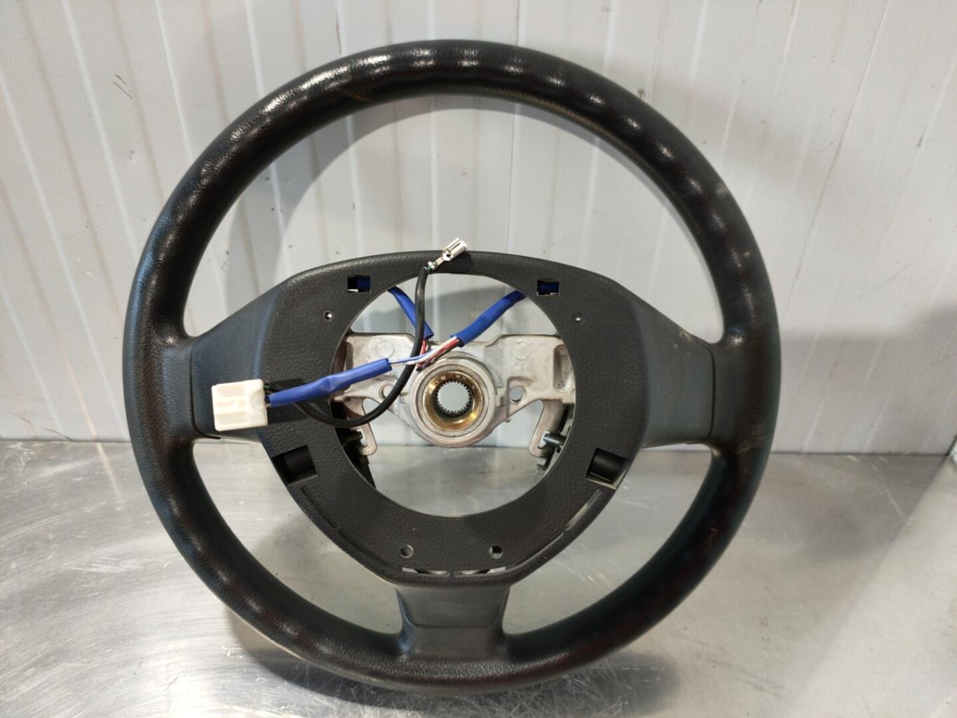 Volant SUZUKI SWIFT 3 Essence - 1