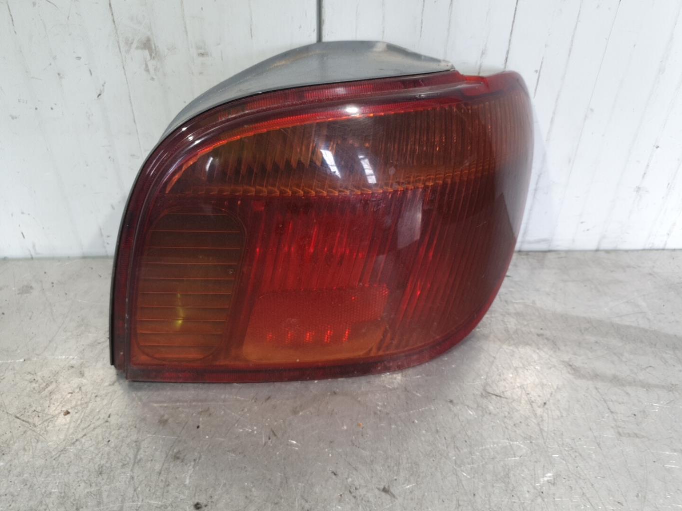 Fanale posteriore principale destro (luci) TOYOTA YARIS 1 PHASE 2 Diésel - 1