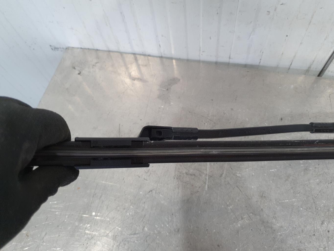 Braccio tergicristallo anteriore sinistro RENAULT TWINGO 2 PHASE 1 Diésel - 1