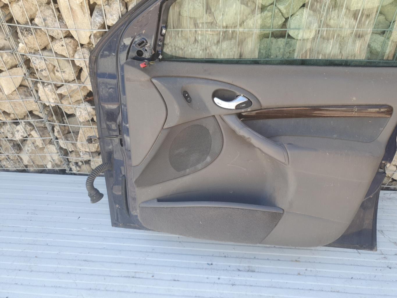 Porte avant droit FORD FOCUS 1 Essence - 1