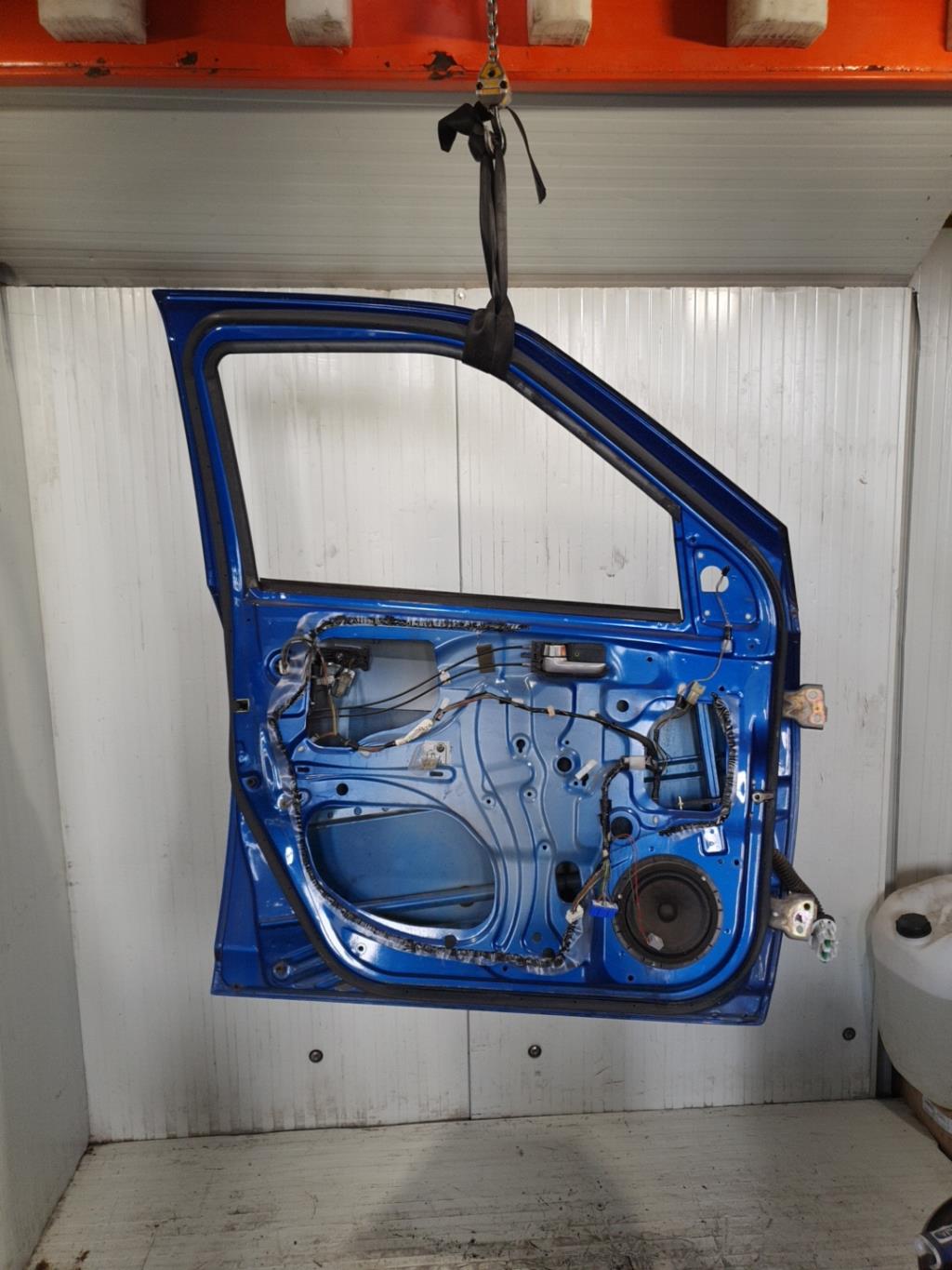 Porte avant gauche SUZUKI SWIFT 3 Essence - 1