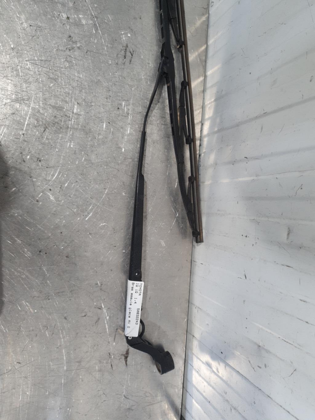 Braccio tergicristallo anteriore sinistro TOYOTA IQ Diésel - 1