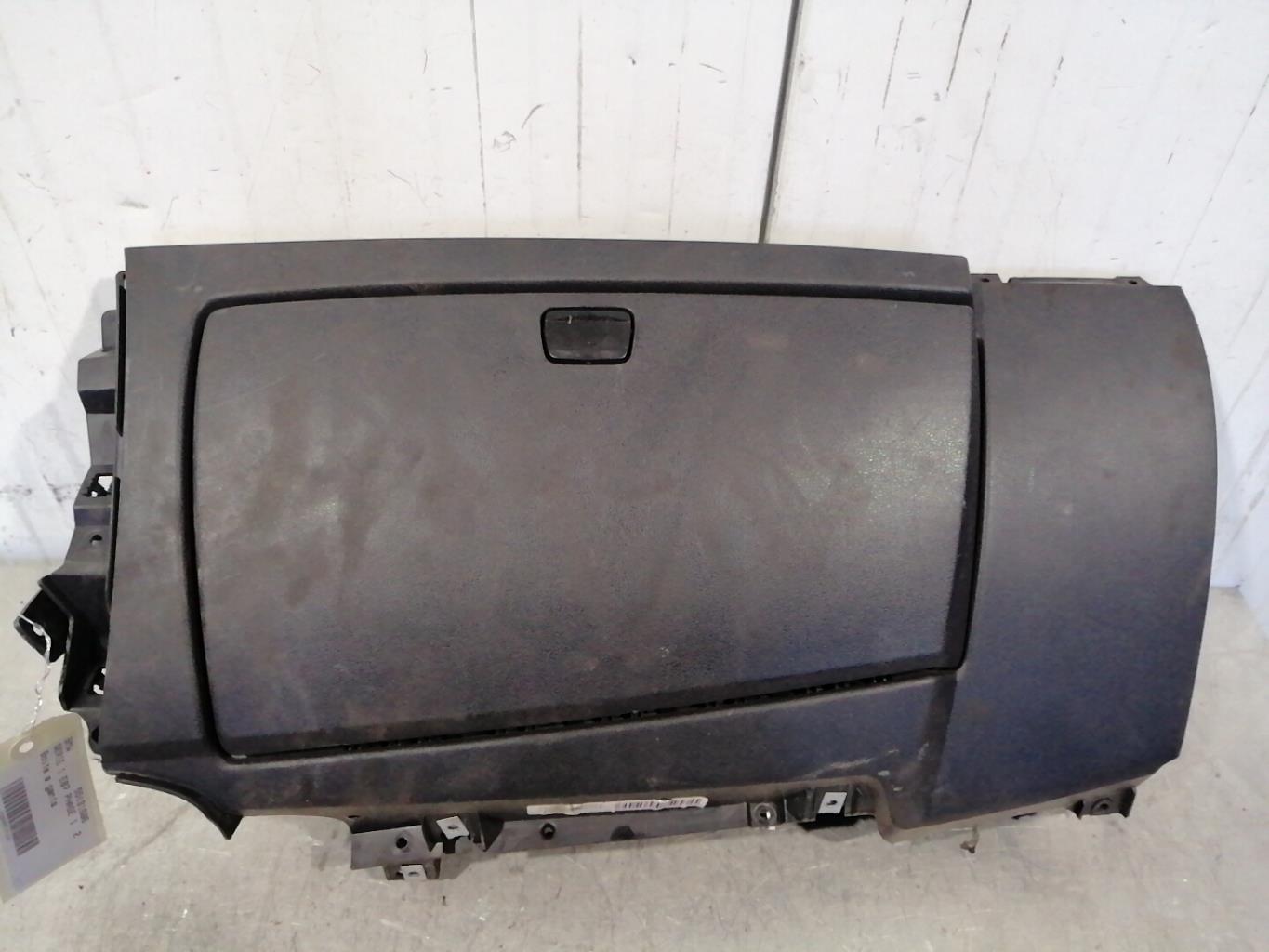 Boite a gants BMW SERIE 1 E87 PHASE 1 Diesel - 1