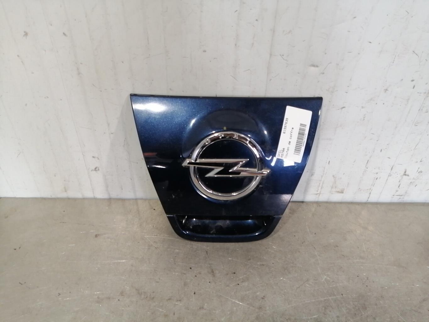 Bouton de coffre OPEL ASTRA J  - 1