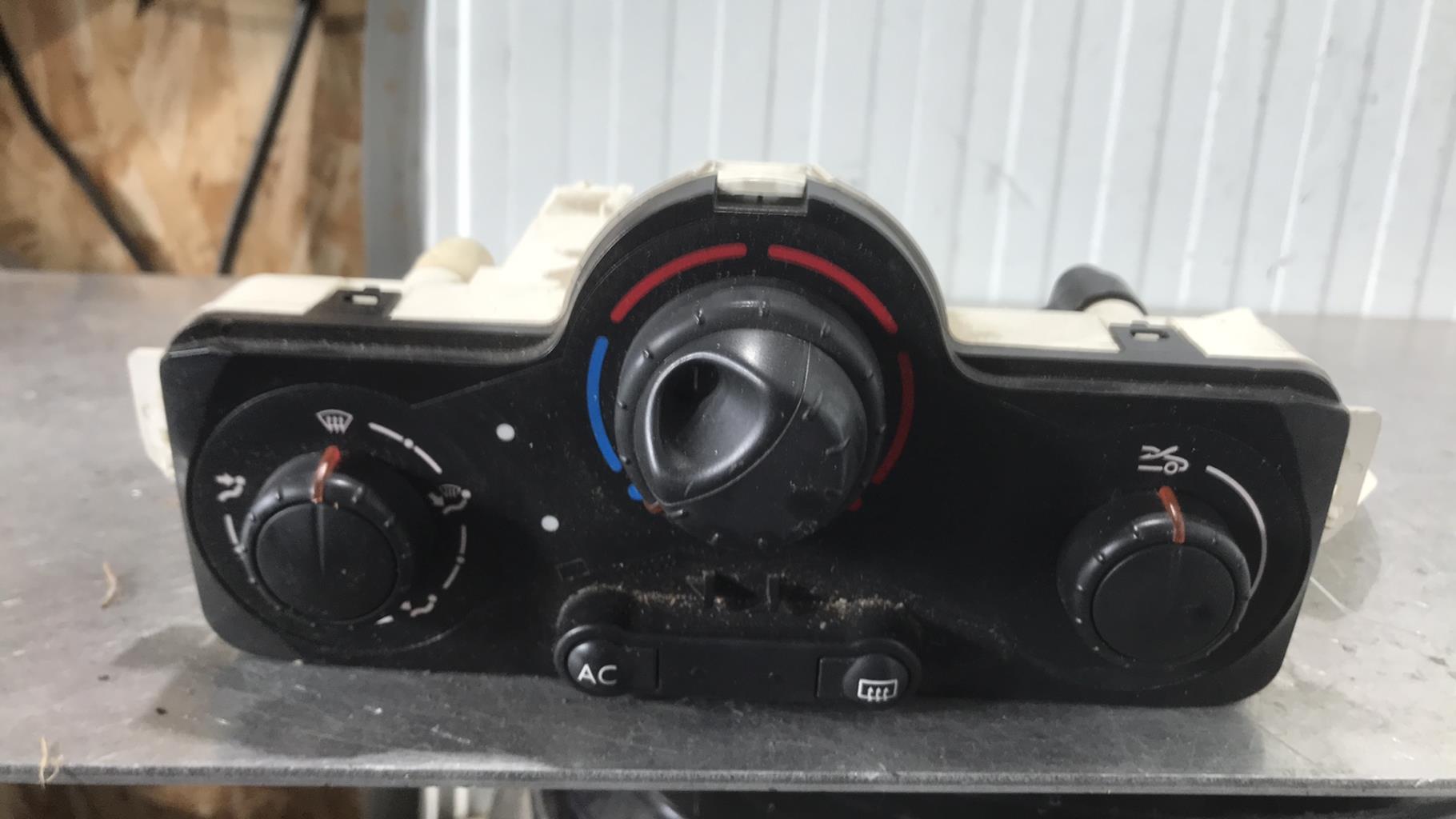 Commande chauffage RENAULT CLIO 3 PHASE 1 Diesel - 1