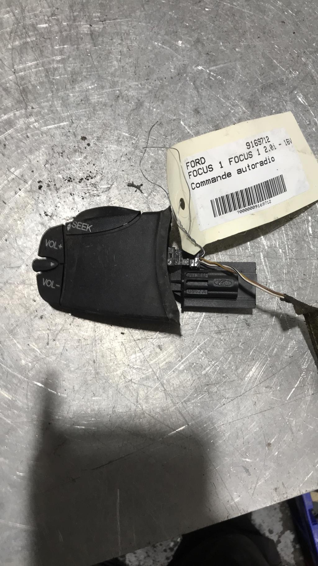 Commande autoradio FORD FOCUS 1 Essence - 1