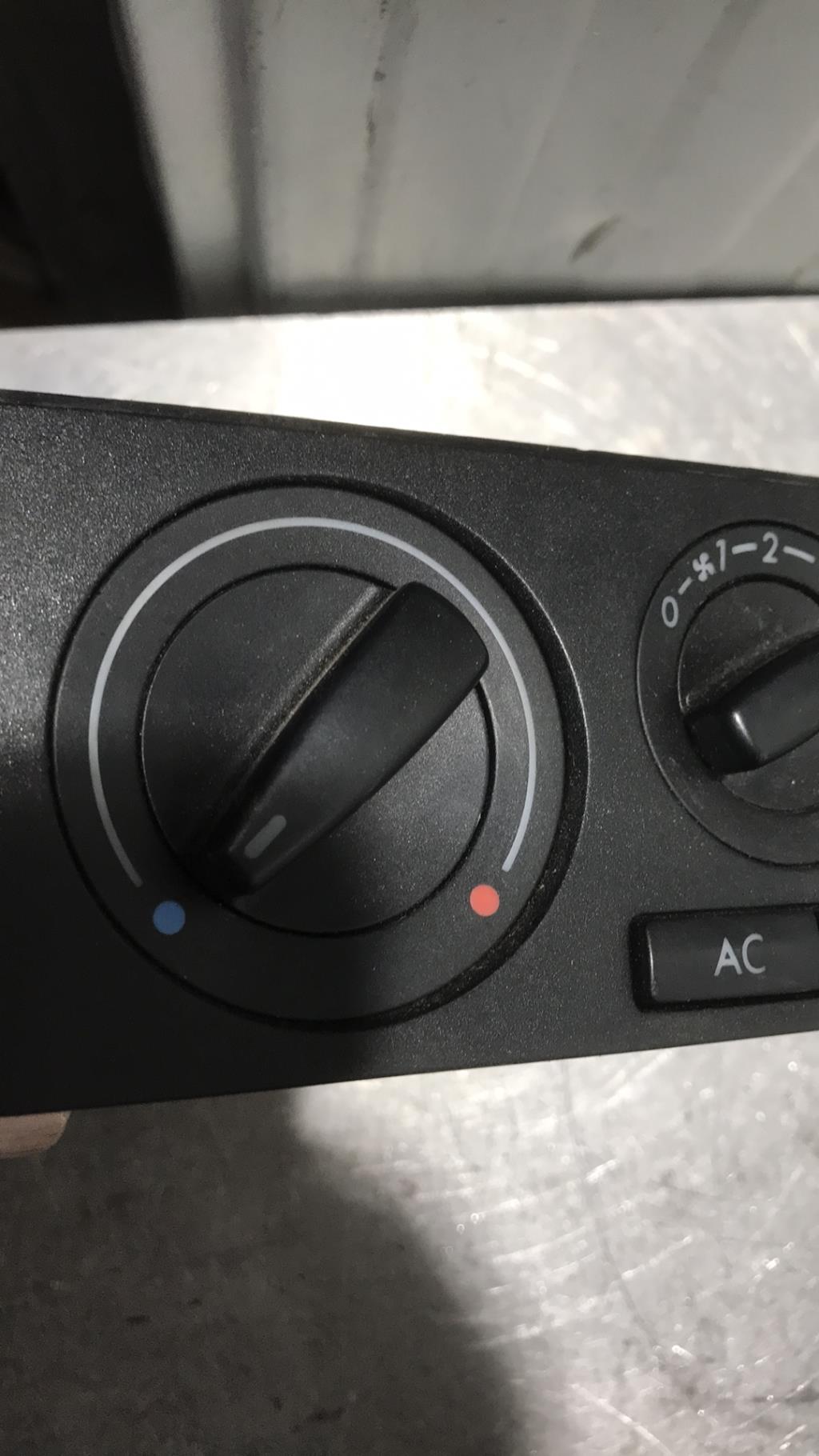 Commande chauffage VOLKSWAGEN POLO 3 PHASE 2 Diesel - 1