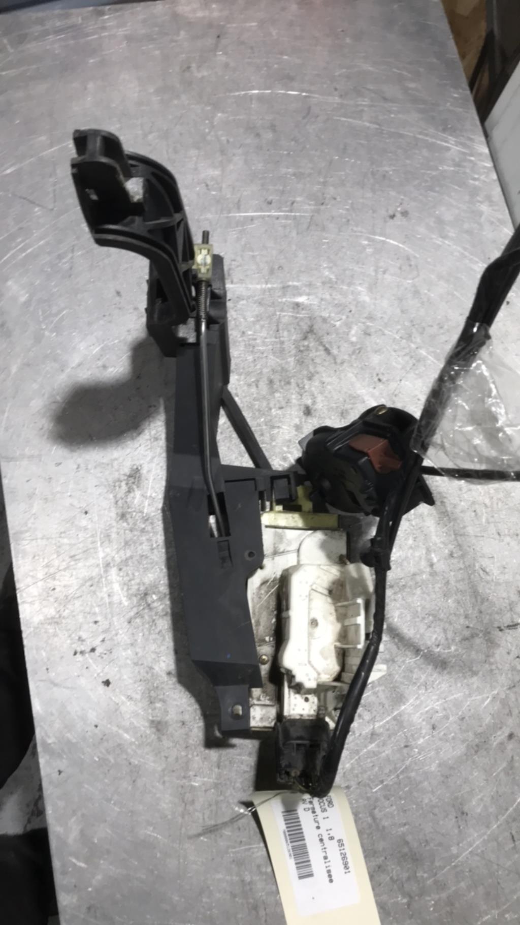 Chiusura centralizzata anteriore destra FORD FOCUS 1 Diésel - 1