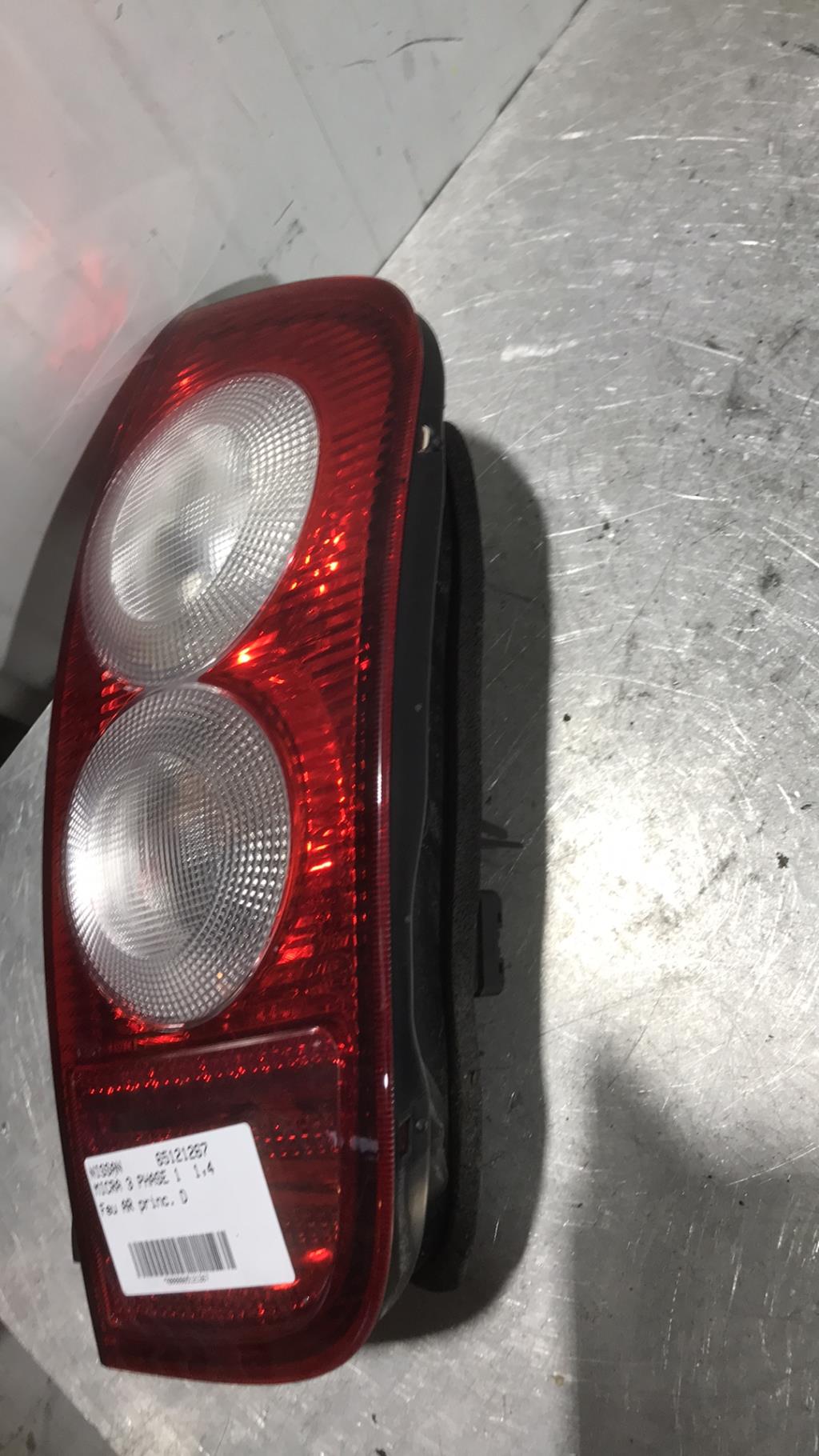 Fanale posteriore principale destro (luci) NISSAN MICRA 3 PHASE 1 Gasolina - 1