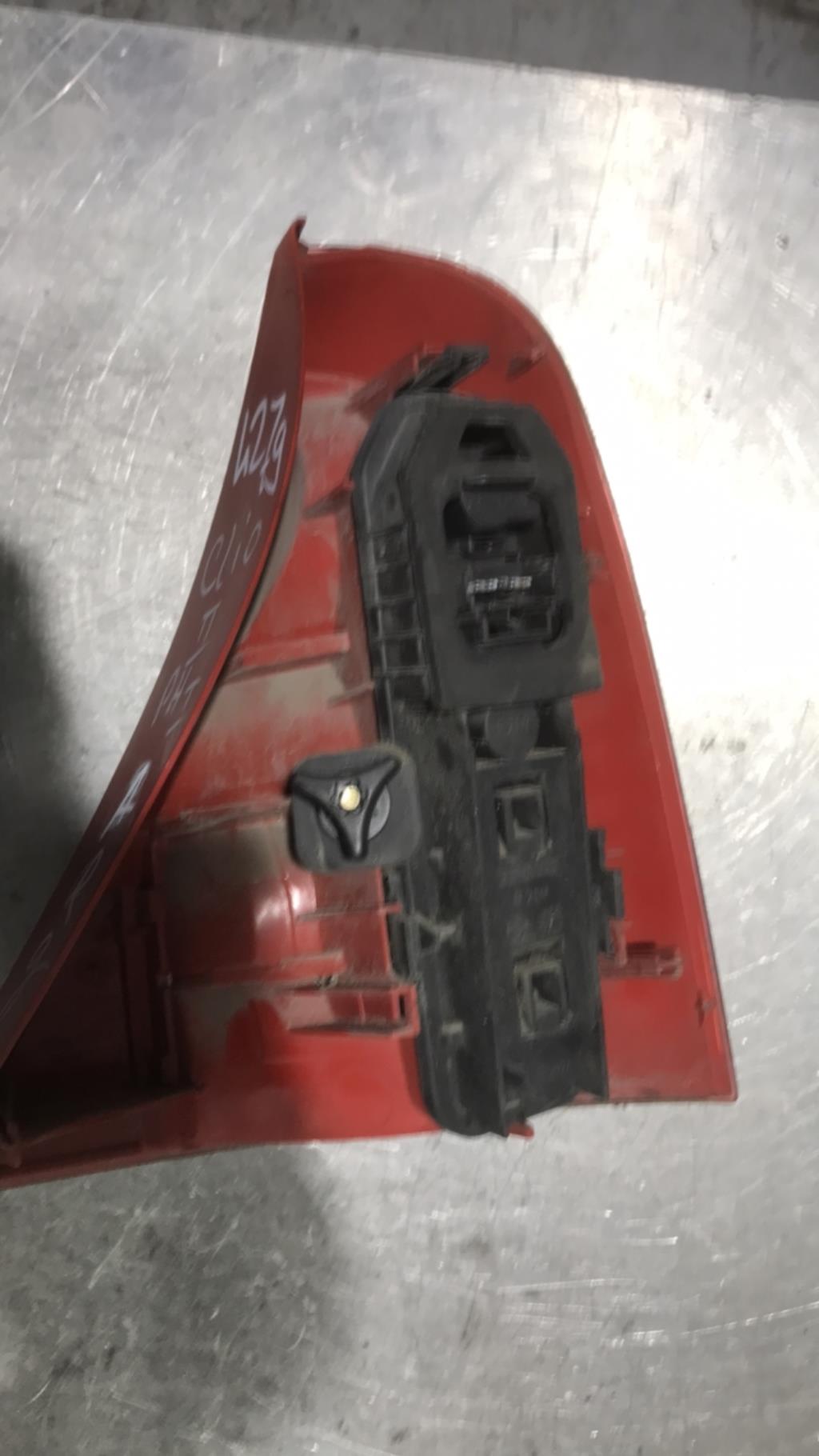 Fanale posteriore principale sinistro (luci) RENAULT CLIO 2 PHASE 1 Gasolina - 1