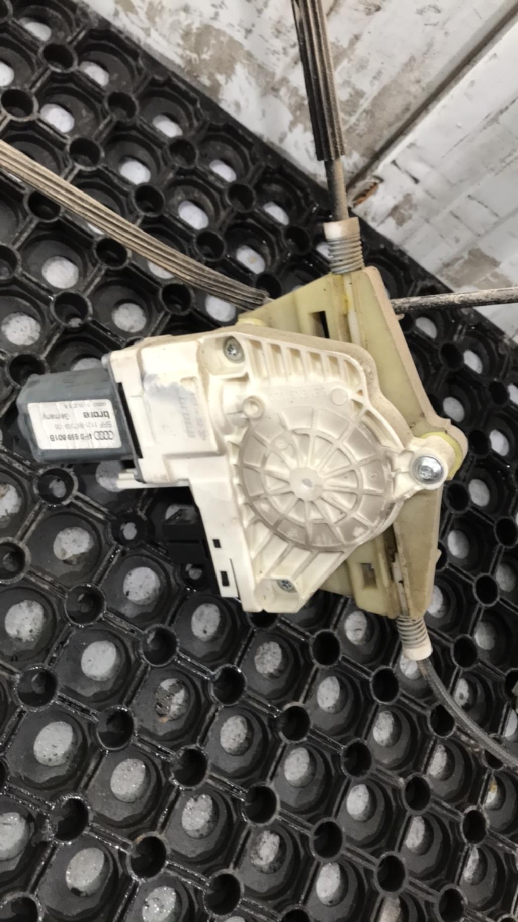 Alzacristalli elettrico anteriore sinistro AUDI A6 3 AVANT PHASE 1 BREAK Diésel - 1