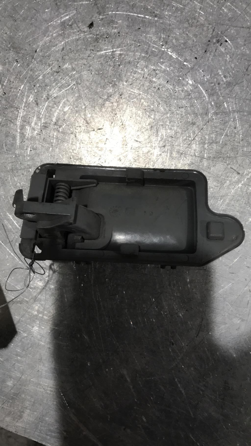 Maniglia interna anteriore destra PEUGEOT 205 PHASE 2 Diésel - 1