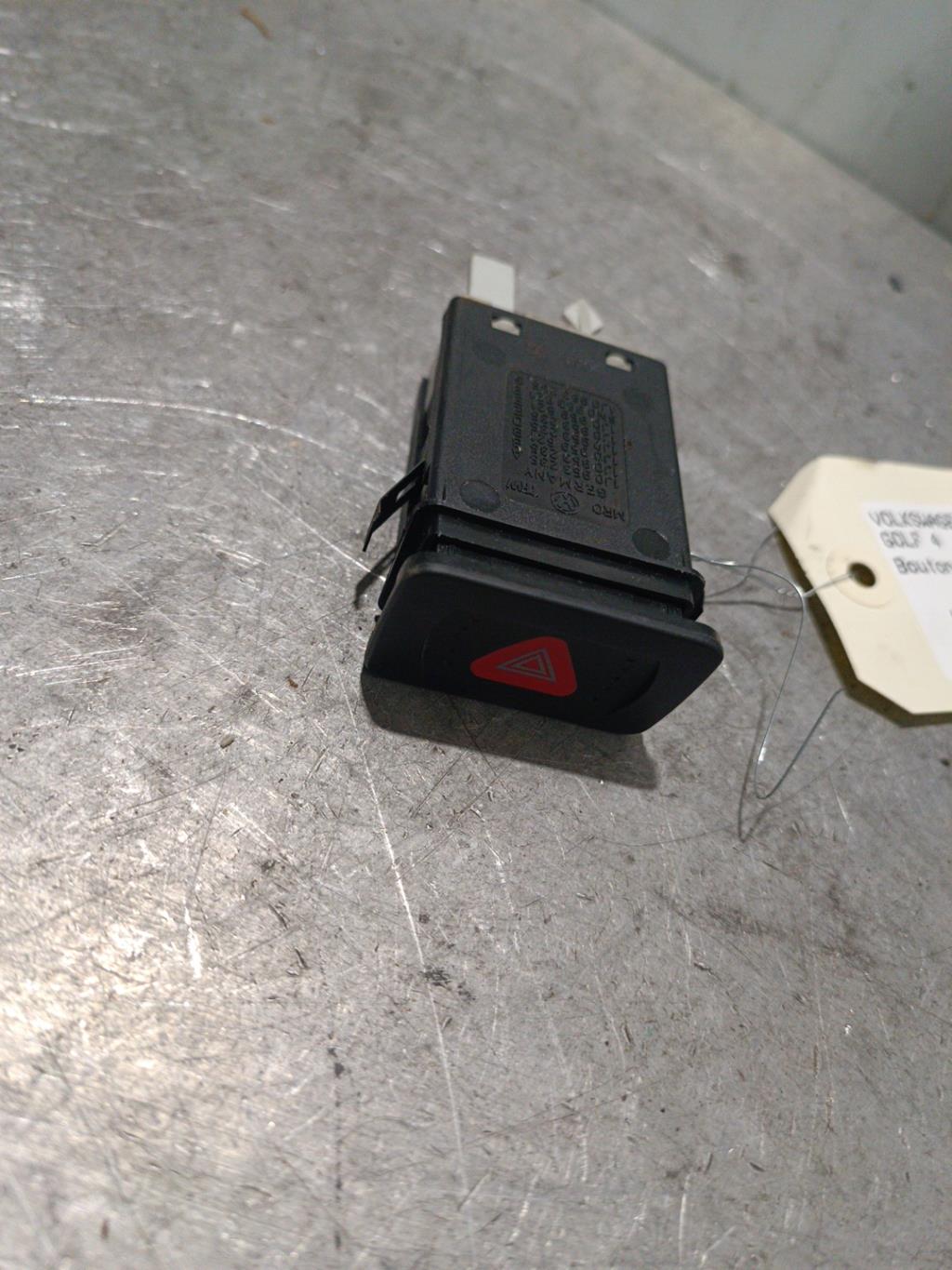 Bouton de warning VOLKSWAGEN GOLF 4 Diesel - 1